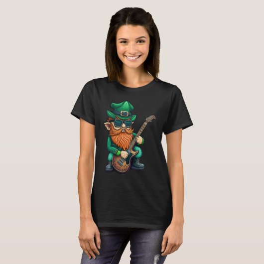 St Patricks Day Leprechaun with Sunglasses Playing Tシャツ (正面フル)