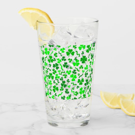 St Patrick's Day Lucky Shamrocks Confetti Pattern タンブラーグラス (アイス正面)