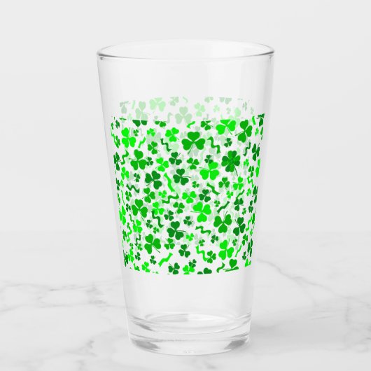 St Patrick's Day Lucky Shamrocks Confetti Pattern タンブラーグラス (正面)