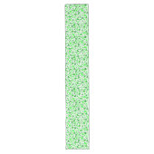St Patrick's Day Lucky Shamrocks Confetti Pattern ロングテーブルランナー (正面)