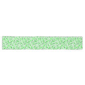 St Patrick's Day Lucky Shamrocks Confetti Pattern ロングテーブルランナー (横)