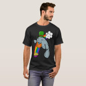 St Patrick's Day Manatee Leprechaun Cute  Boys Gir Tシャツ (正面フル)