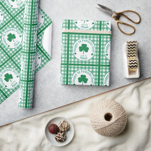 St Patricks Day NAME Irish Clover Green Check ラッピングペーパー (クラフト)