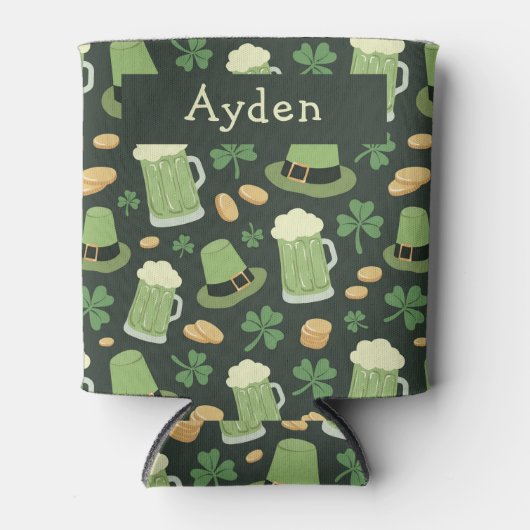St Patricks Day Pattern Sláinte Funny Green Name 缶クーラー (正面)
