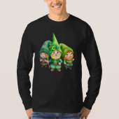 St Patricks Day Shamrock Shirt Three Gnomes St Pat Tシャツ (正面)