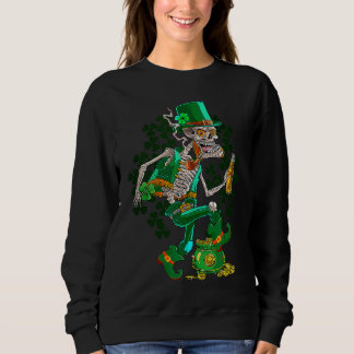 St Patrick's Day Skeleton Drinking Beer C Pot Of G スウェットシャツ