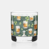 St. Patrick's Day Whiskey and Shamrocks Pattern ウイスキーグラス (正面)