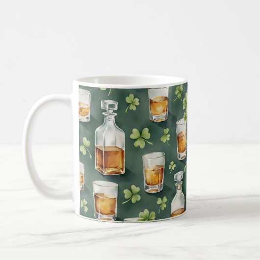 St. Patrick's Day Whiskey and Shamrocks Pattern コーヒーマグカップ (左)