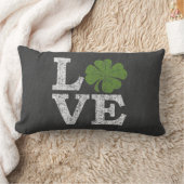 St patricks dayLOVE with shamrock ランバークッション (ブランケット)