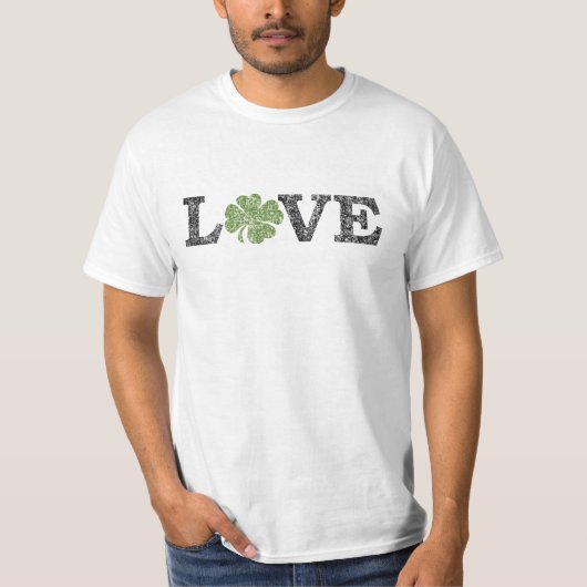 St patricks dayLOVE with shamrock Tシャツ (正面)