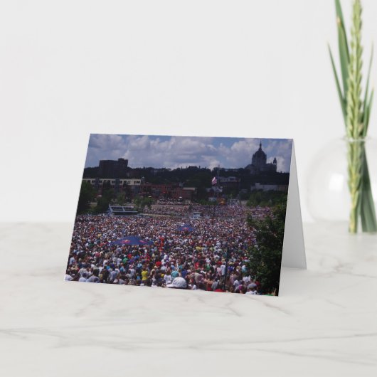 St. Paul Flugtag Crowd(聖ポール・フルタグクラウド)」お祝いカード カード (正面)
