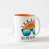 St. Pete Beach Florida Sunglasses ツートーンマグカップ (正面右)