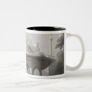 St. Sophia、イスタンブールのengravの裁判所そして噴水 ツートーンマグカップ