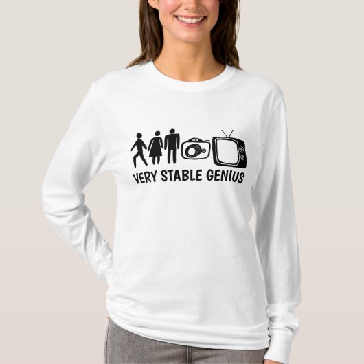 STABLE GENIUS PERSON Woman Camera TV Tシャツ (正面)