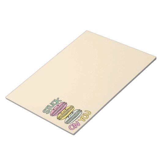 Stack of Cute Kawaii Macarons ノートパッド (アングル)