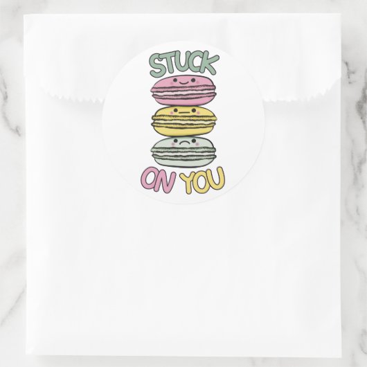 Stack of Cute Kawaii Macarons ラウンドシール (バッグ)