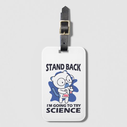Stand Back – 愛らしい猫科学者による実験 ラゲッジタグ (正面縦)