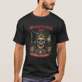 Stand Up & Fight – Majority Rule Day Skull Crown Tシャツ (正面)
