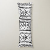 standard pillows on king bed ボディピロー (正面縦)