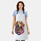 Star Spangled Golden Retriever Vintage Tee エプロン (着用した状態)
