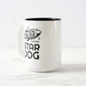 STARDOG クラシック B/W スタックロゴ マグ (正面左)
