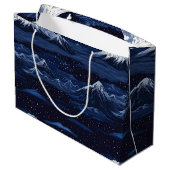 Starlit Peaks – Midnight Mountain Sky (3) ラージペーパーバッグ (裏面アングル)