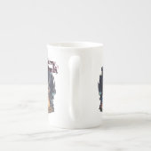 Starry Warmth - Lumberjack Anime Boy by Campfire ボーンチャイナマグカップ (裏面)