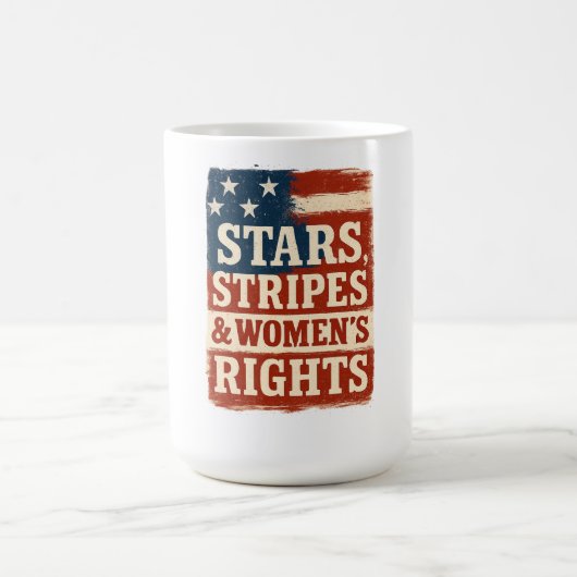 Stars, Stripes & Women’s Rights Distressed Flag モーフィングマグカップ (中央)