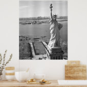 Statue of Liberty Black and White Photograph ポスター (キッチン)