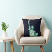 Statue of Liberty Minimalist Throw Pillow クッション (椅子)