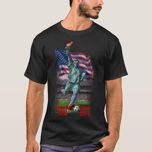 Statue of Liberty plays Soccer on a Black Tシャツ (正面)