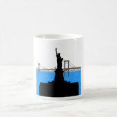 Statue of Liberty Silhouette New York Skyline コーヒーマグカップ (中央)