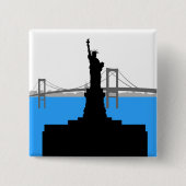Statue of Liberty Silhouette New York Skyline 缶バッジ (正面)