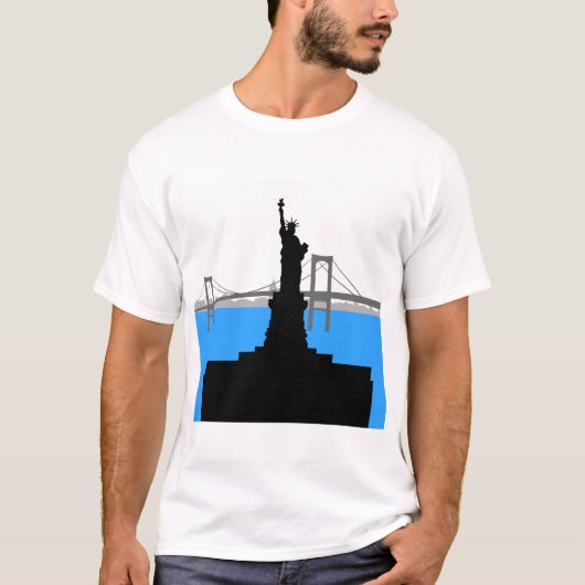 Statue of Liberty Silhouette New York Skyline Tシャツ (正面)