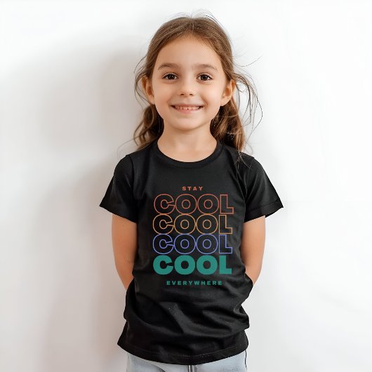 Stay クール Everywhere – ミニマルトレンディーデザイン Tシャツ