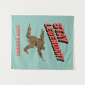 Stay Legendary, Keep Running Funny Bigfoot タペストリー (正面(横))