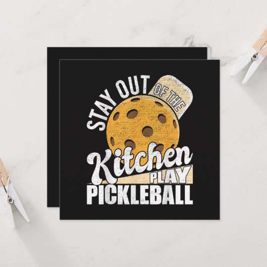 Stay Out of The Kitchen Play Pickleball 招待状 (正面/裏面インサイチュ)