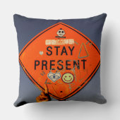 Stay Present, Orange Road Sign Graffiti クッション (裏面)