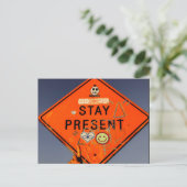 Stay Present, Orange Road Sign Graffiti ポストカード (スタンド正面)