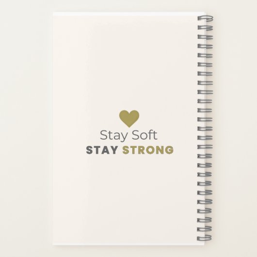 Stay Soft Stay Strong Minimal Motivational Noteboo ノートブック (裏面)