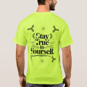 Stay True to Yourself Motivational Typography Tシャツ (裏面)