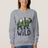 Stay Wild Bear Tee - Adventure Awaits! スウェットシャツ (正面)