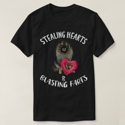 Stealing Hearts Blasting Farts Keeshond Valentines Tシャツ (デザイン正面)
