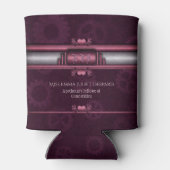 Steampunk、ピンクのハートとモノグラムの銘板 缶クーラー (裏面)