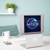 Stearity Technology Man's  最高の Friend Art Large 8" シール (デスク上のノートパソコン)