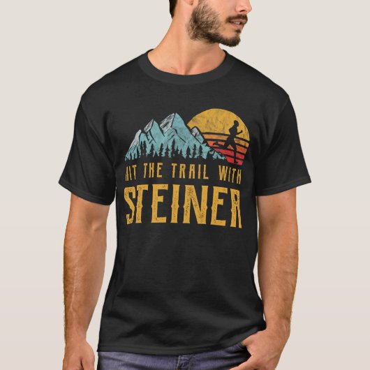 STEINERランニングの – 苗字で道を踏む Tシャツ (正面)