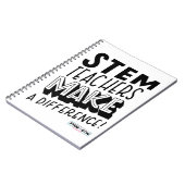 STEM先生が違いを示すノート ノートブック (左側)