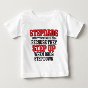 Stepdadsは向上します ベビーTシャツ