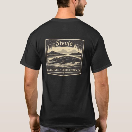 Stevie the Alligator – Belle Isle | Georgetown SC  Tシャツ (裏面)