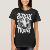 Stick Or Treat ゴーストナース 幽霊看護師 ハロウィン 看護師 介護士 面白い Tシャツ (正面)